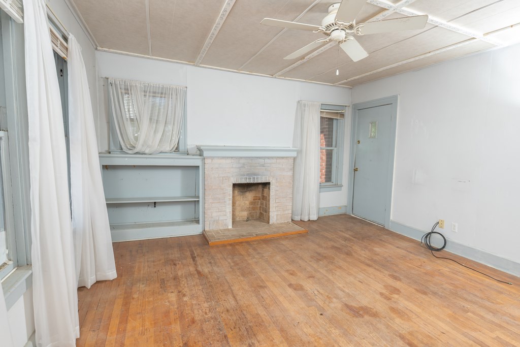 2309 Houston St Property Photo 8
