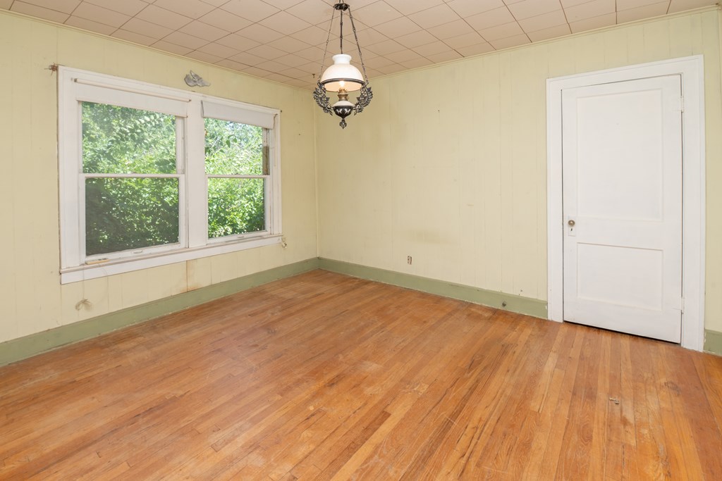 2309 Houston St Property Photo 9