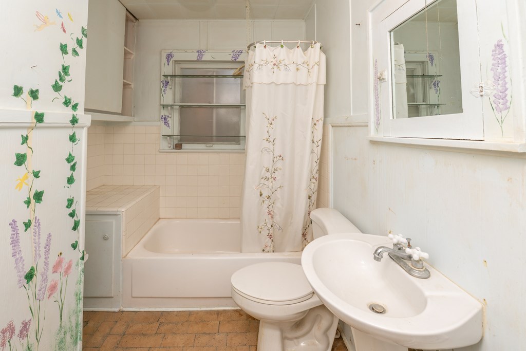 2309 Houston St Property Photo 15
