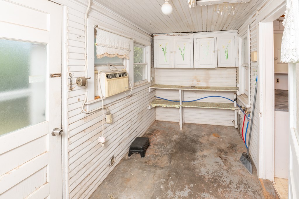 2309 Houston St Property Photo 22