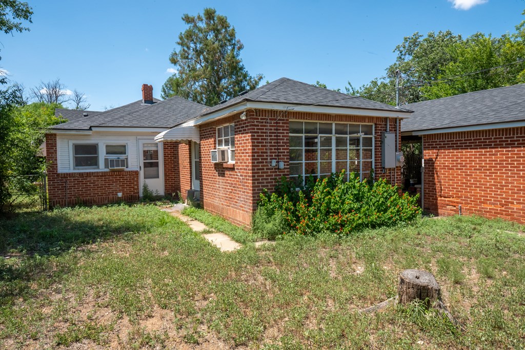 2309 Houston St Property Photo 24