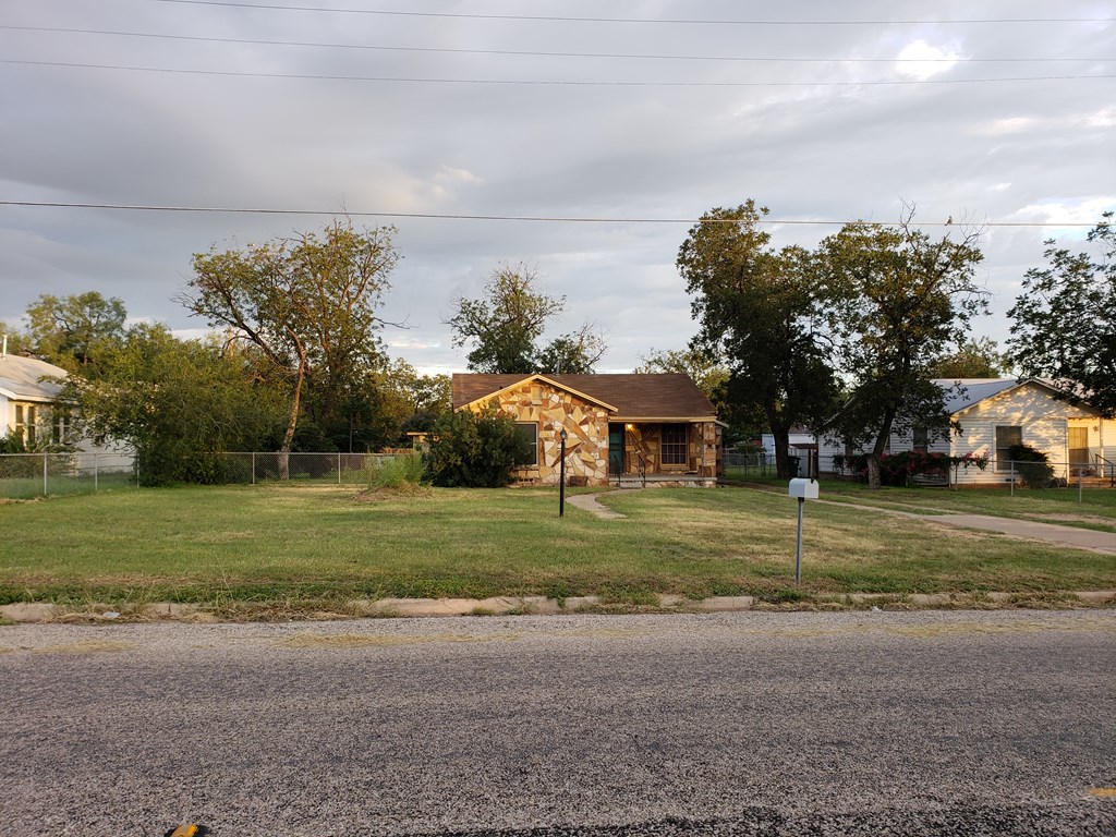 1516 Walnut St Property Photo 3