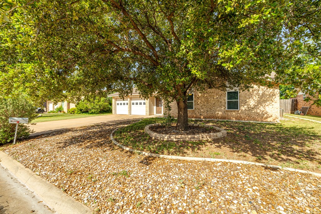 213 Amistad Rd Property Photo 4