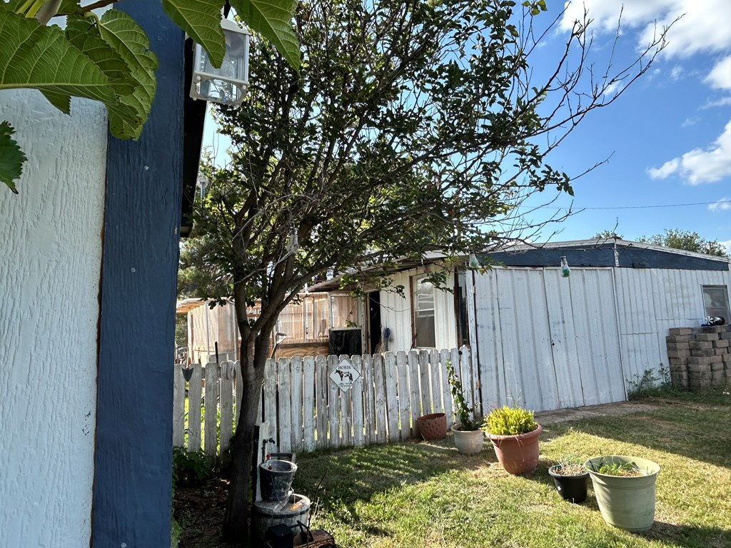 1621 Austin St Property Photo 15