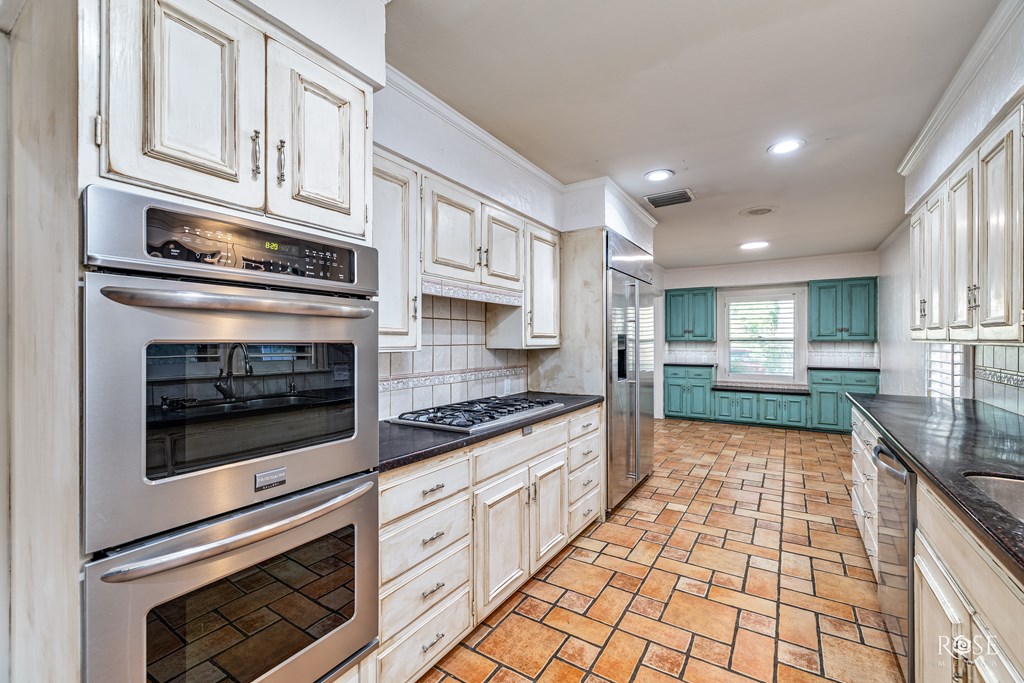 1510 Shafter St Property Photo 13