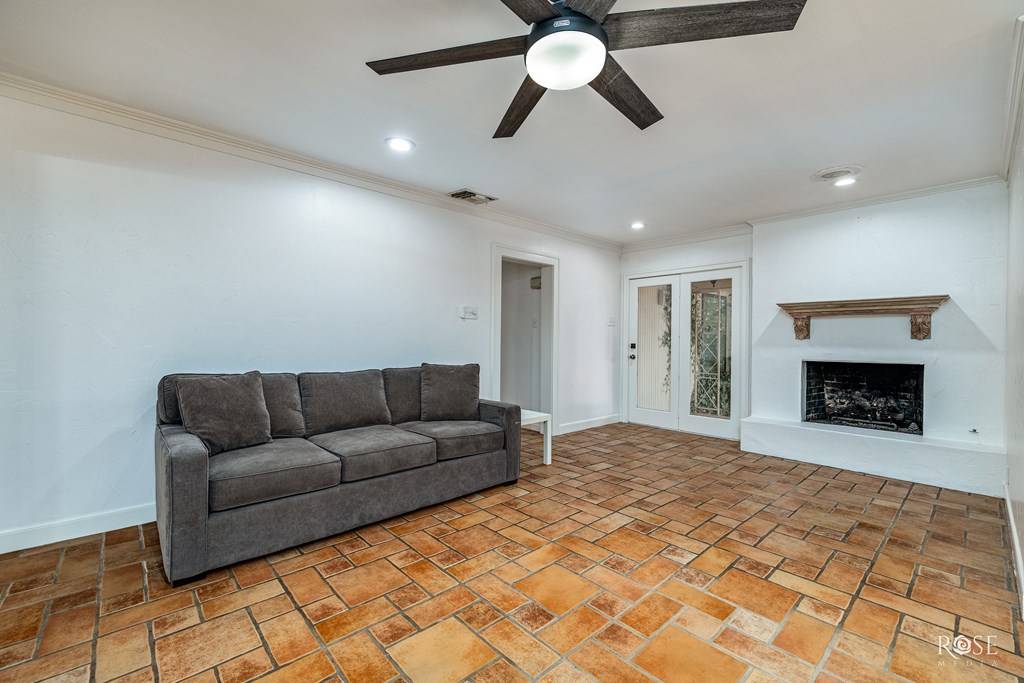 1510 Shafter St Property Photo 34