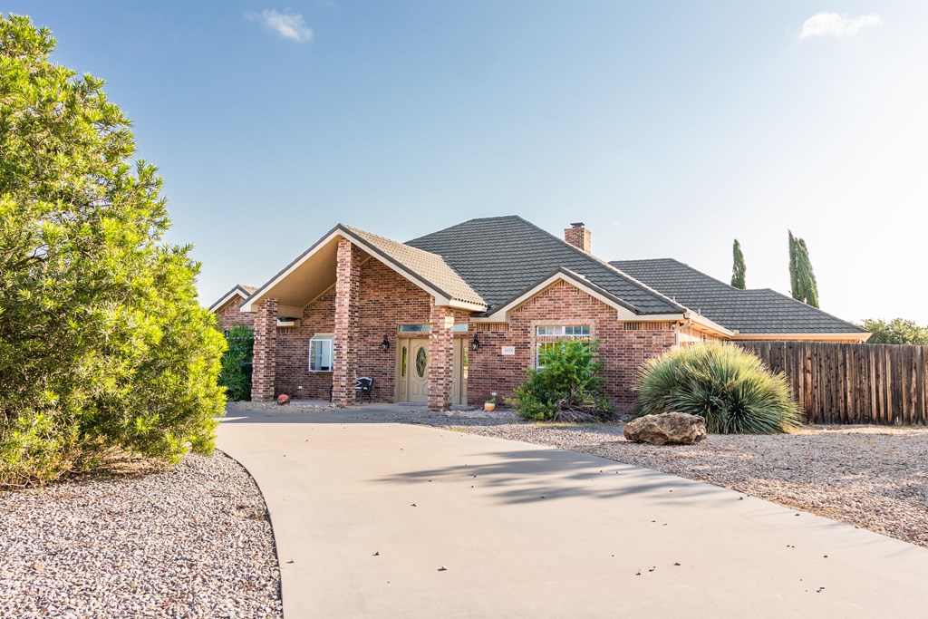 6034 Devonshire Lane Property Photo 3