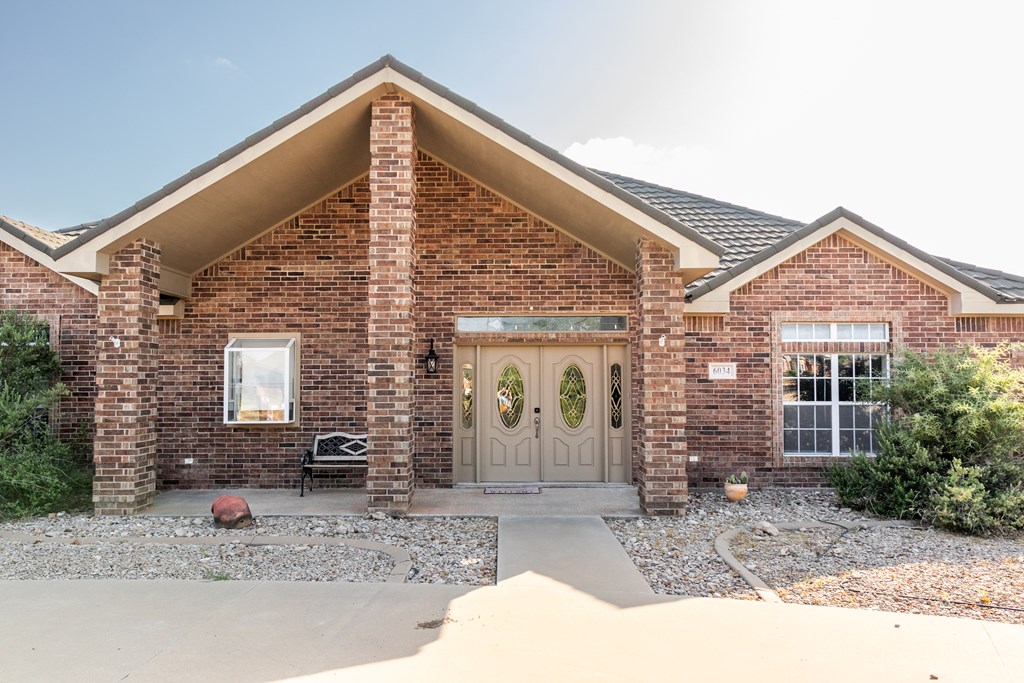 6034 Devonshire Lane Property Photo 4