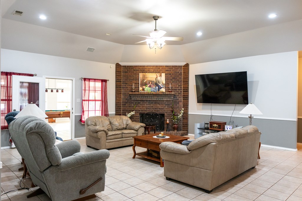 6034 Devonshire Lane Property Photo 7