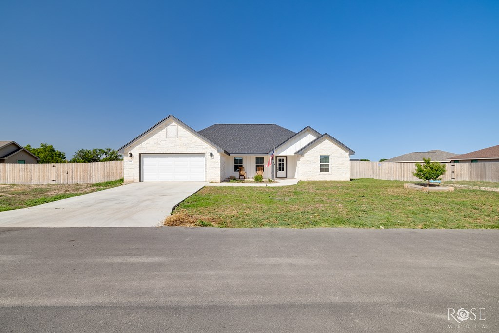 2846 Ricks Dr Property Photo 2