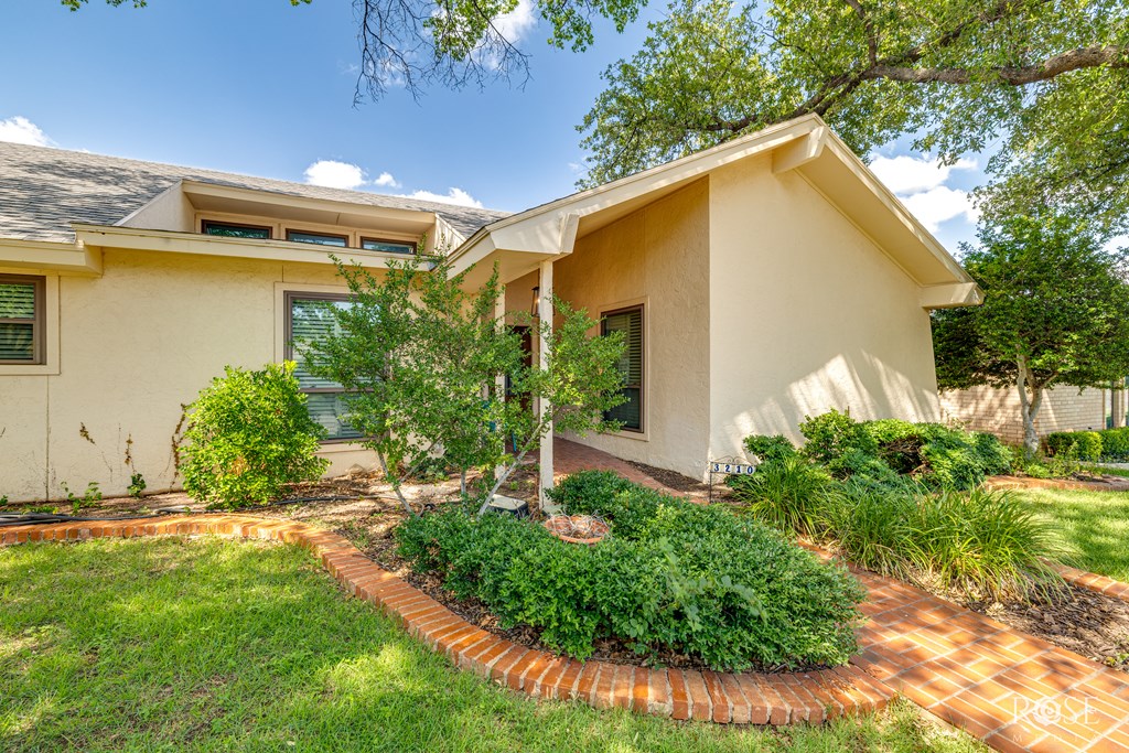3210 Briargrove Lane Property Photo 7