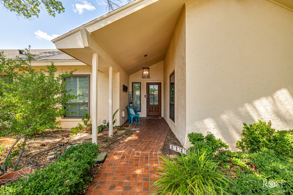 3210 Briargrove Lane Property Photo 8