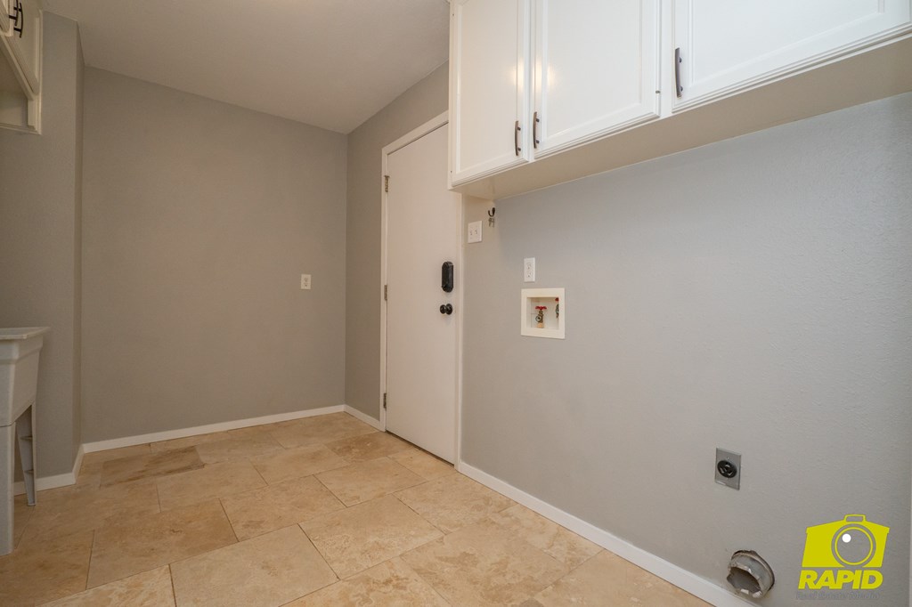 10561 Twin Lakes Lane Property Photo 32