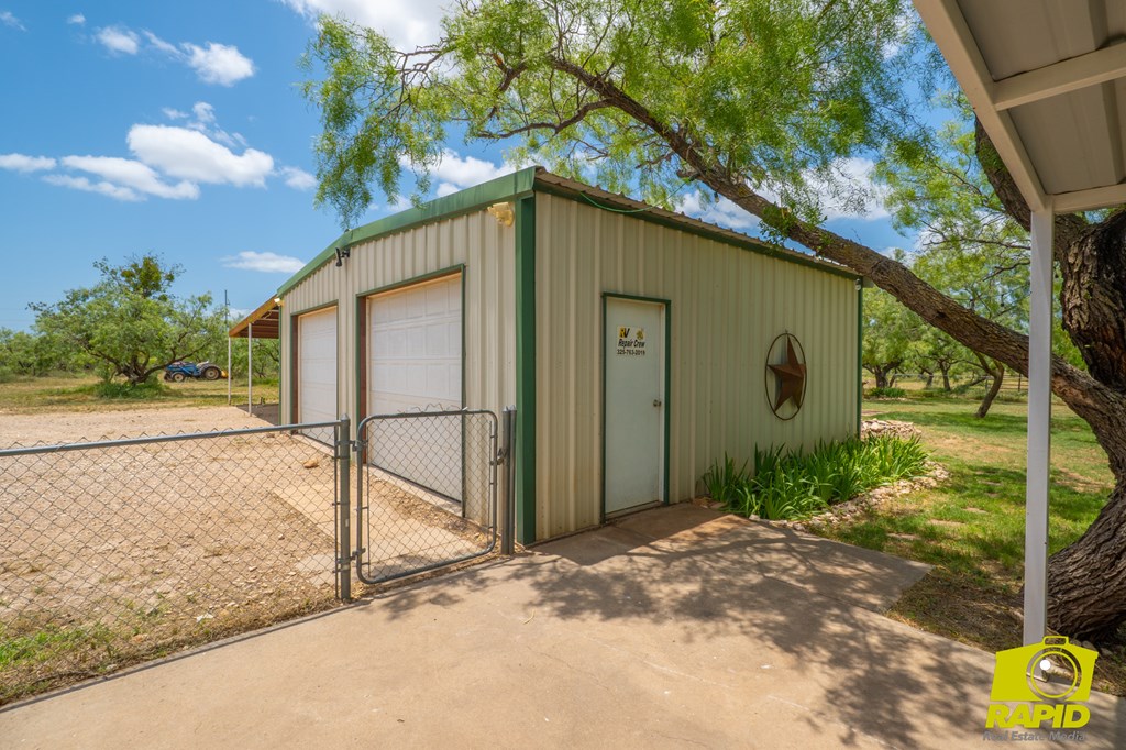 10561 Twin Lakes Lane Property Photo 38