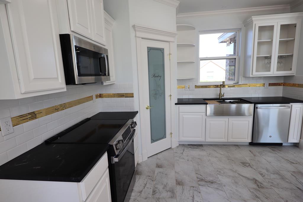 3223 Reindeer Run Property Photo 8