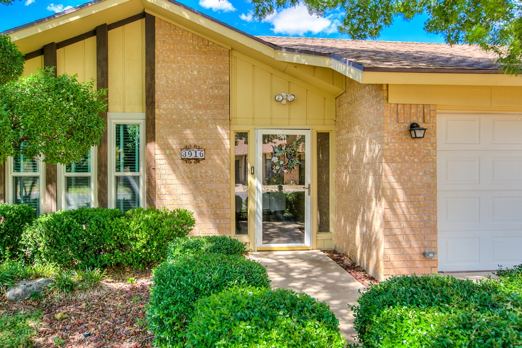 3916 Driftwood Dr Property Photo 5