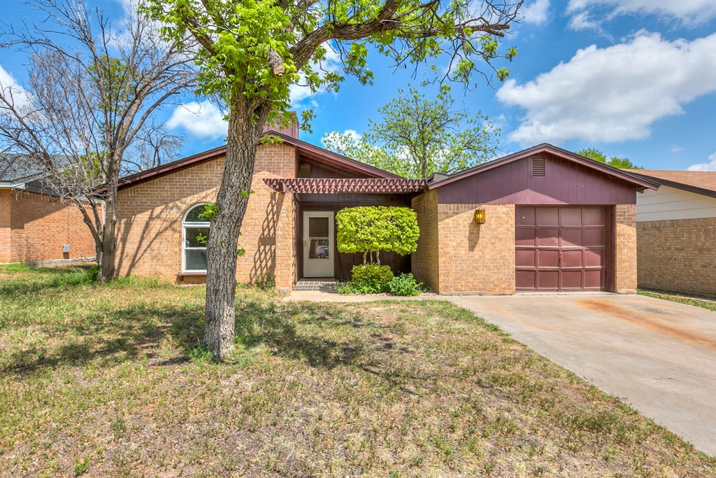 2756 Eunice Dr Property Photo 3