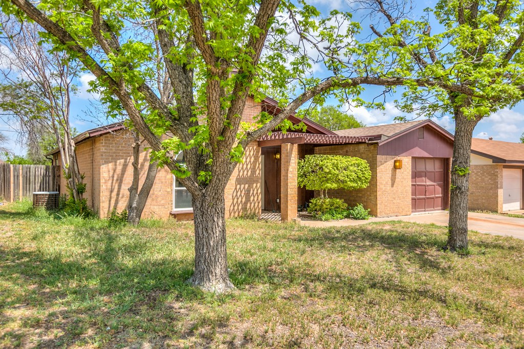 2756 Eunice Dr Property Photo 4