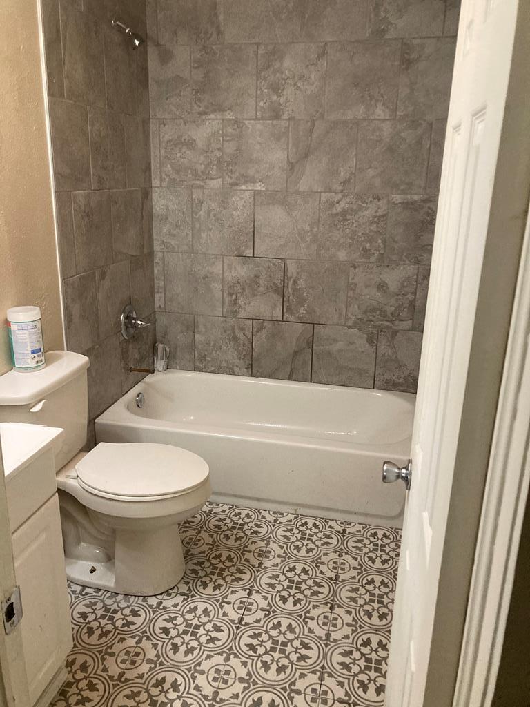 1204 Hassell St Property Photo 4