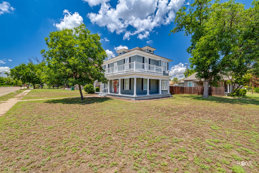 2 N Adams St Property Photo 6