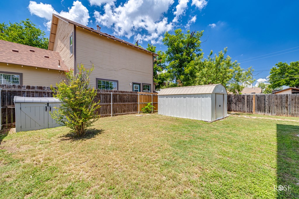 2 N Adams St Property Photo 34
