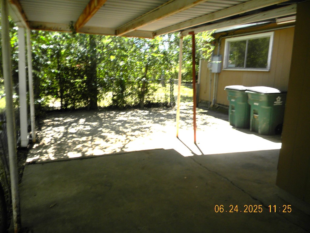 1334 State St Property Photo 13