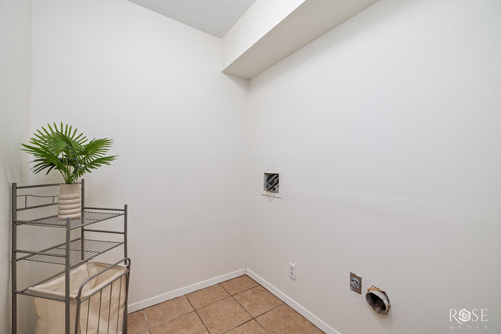 2512 Lindenwood Dr Property Photo 12