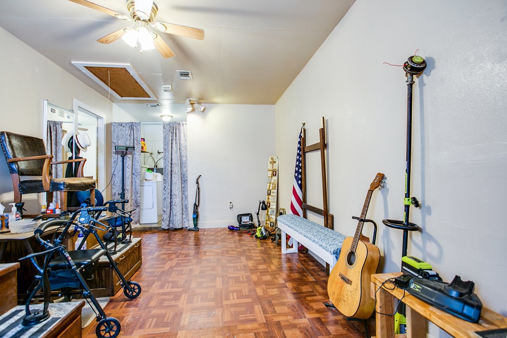 165 Woodruff St Property Photo 15