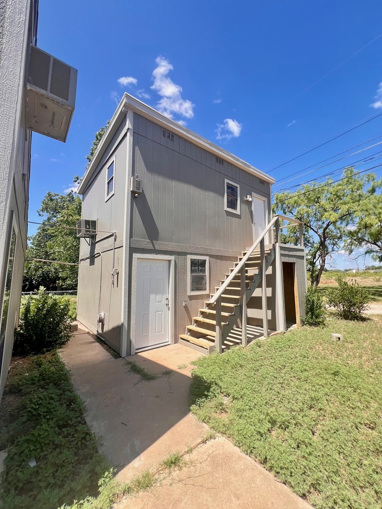 1642 Evelyn Ave Property Photo 12