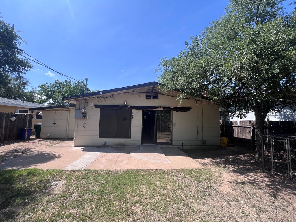 2413 Guadalupe St Property Photo 8