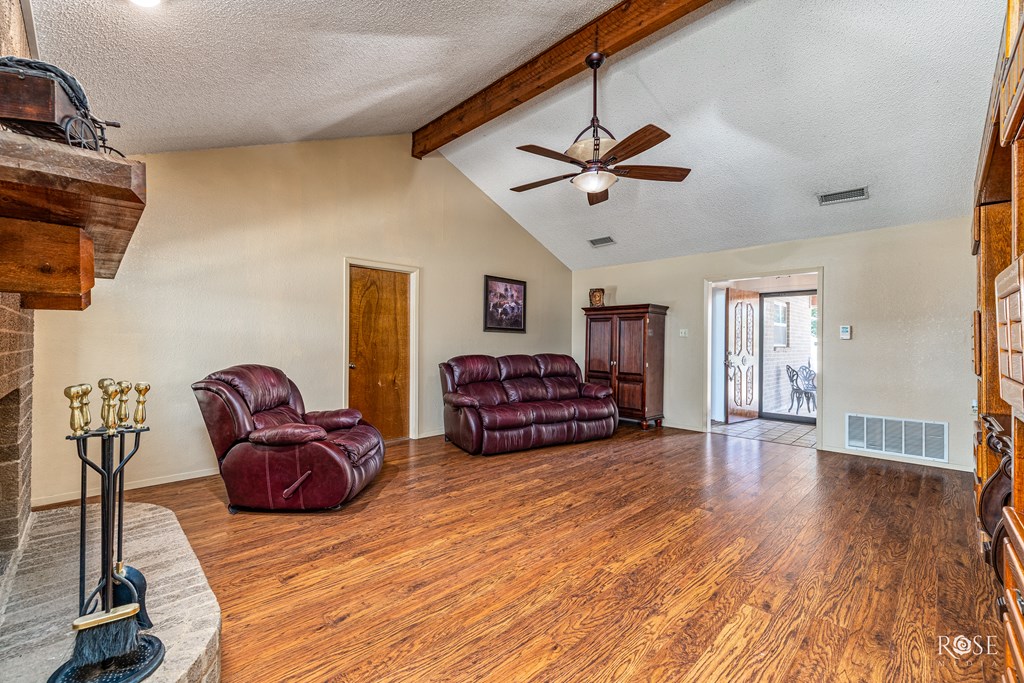 1729 Parkview Dr Property Photo 8