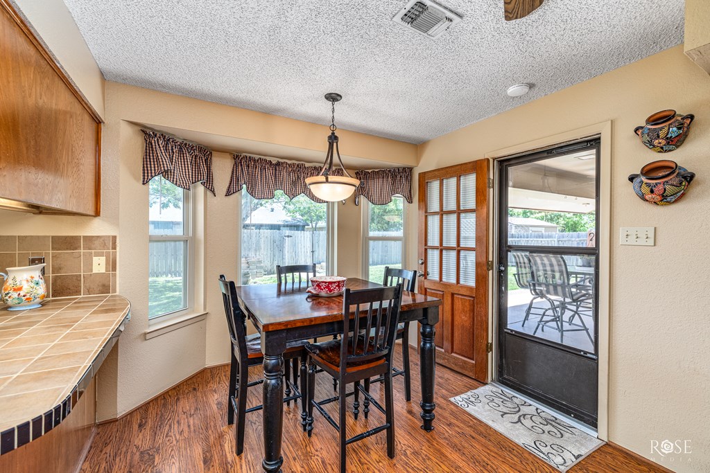 1729 Parkview Dr Property Photo 10