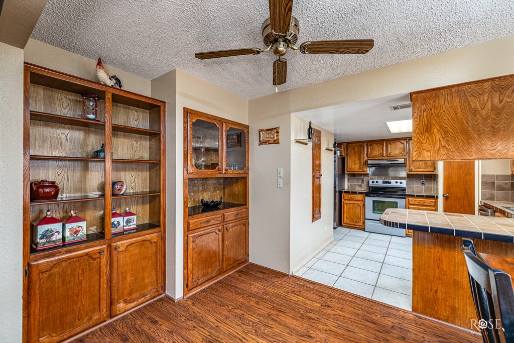1729 Parkview Dr Property Photo 11