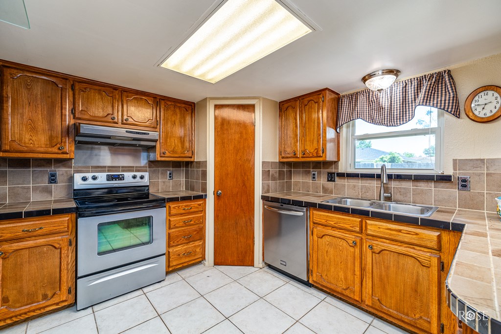 1729 Parkview Dr Property Photo 12