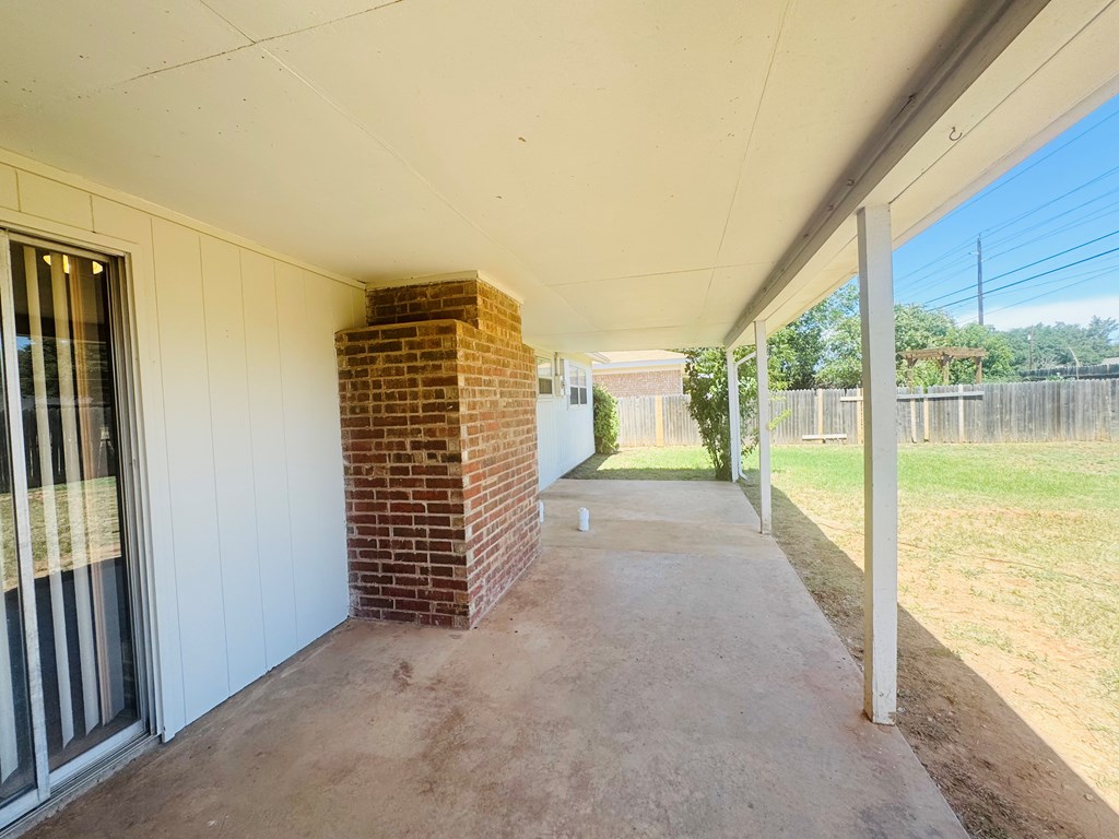 3802 Millbrook Dr Property Photo 2