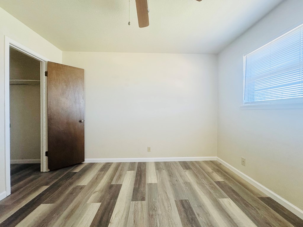 3802 Millbrook Dr Property Photo 10