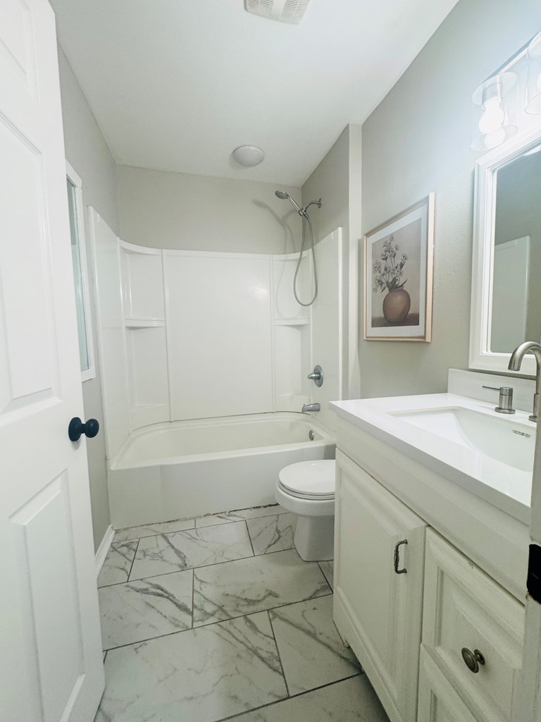 34 W 21st St Property Photo 8
