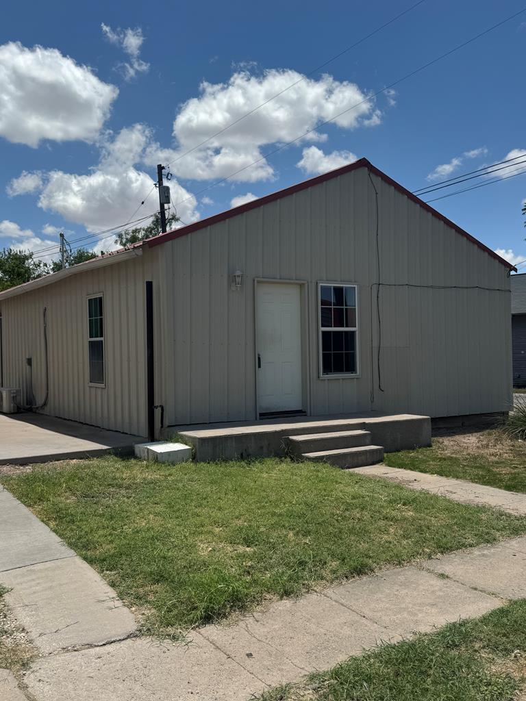 1312 S Chadbourne St Property Photo 1
