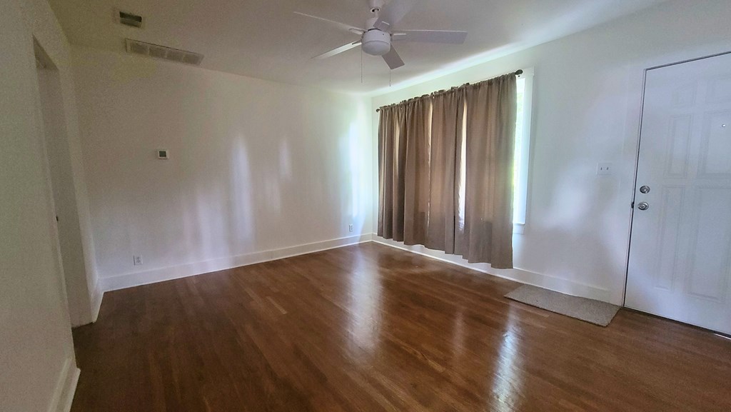121 N Van Buren St Property Photo 2