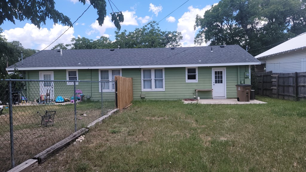 121 N Van Buren St Property Photo 9