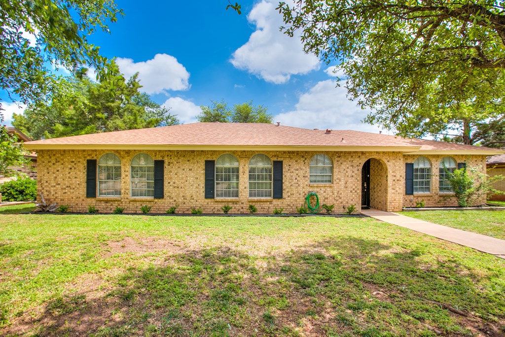 3306 Timber Ridge Dr Property Photo 3