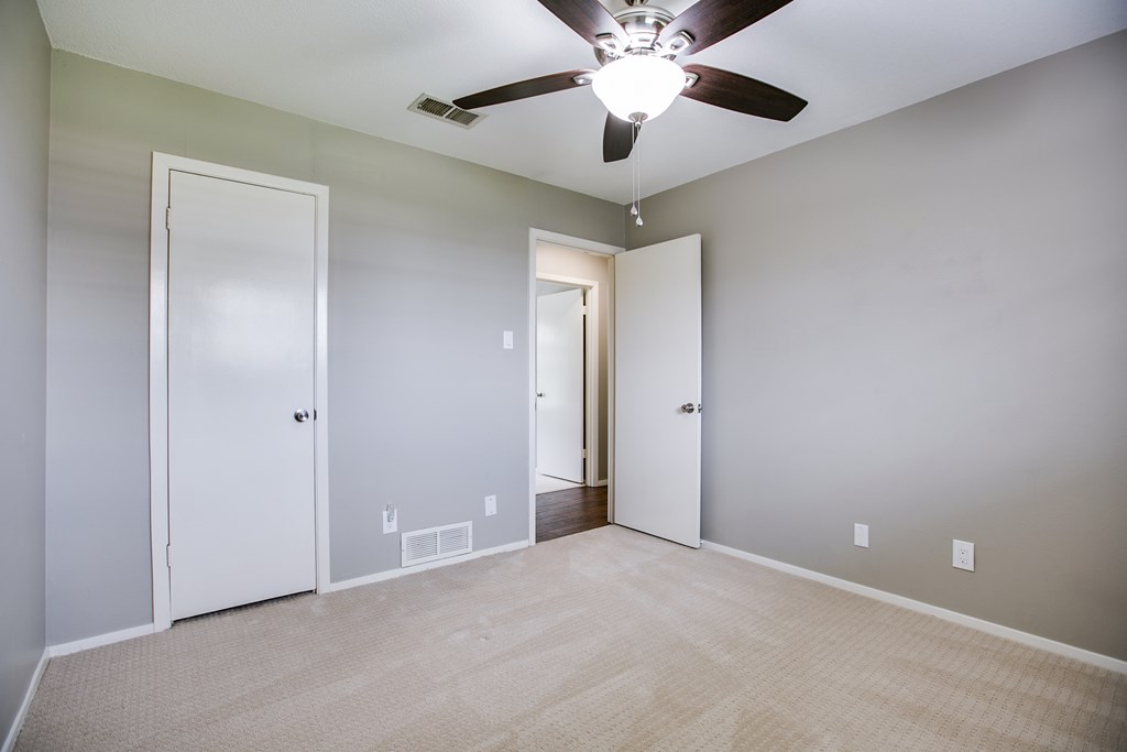 3306 Timber Ridge Dr Property Photo 24