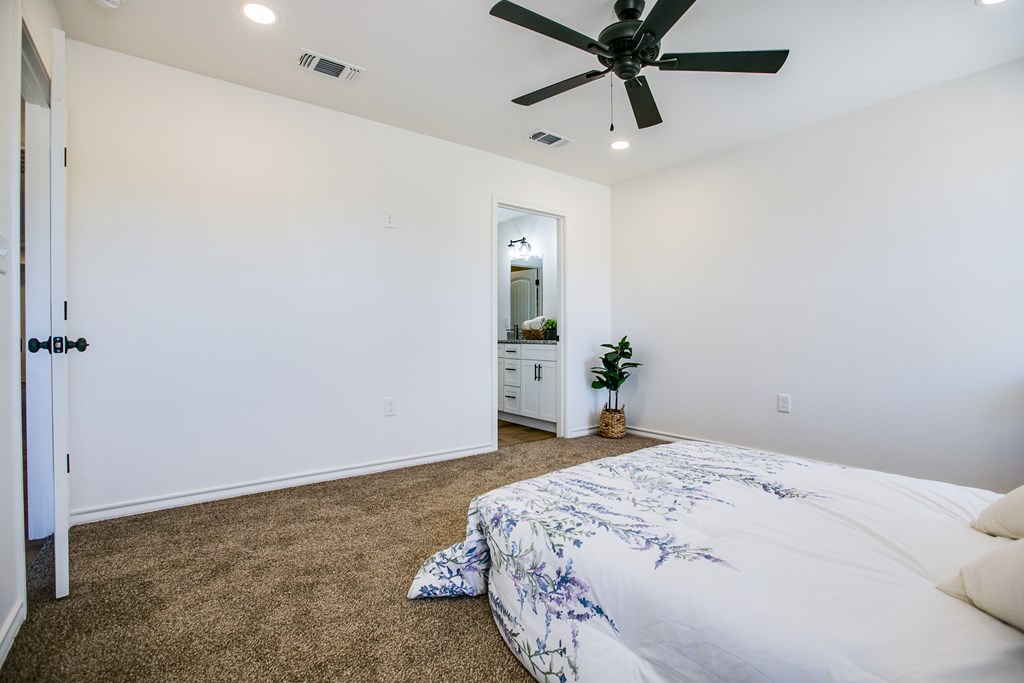 702 W Ave Z Property Photo 26