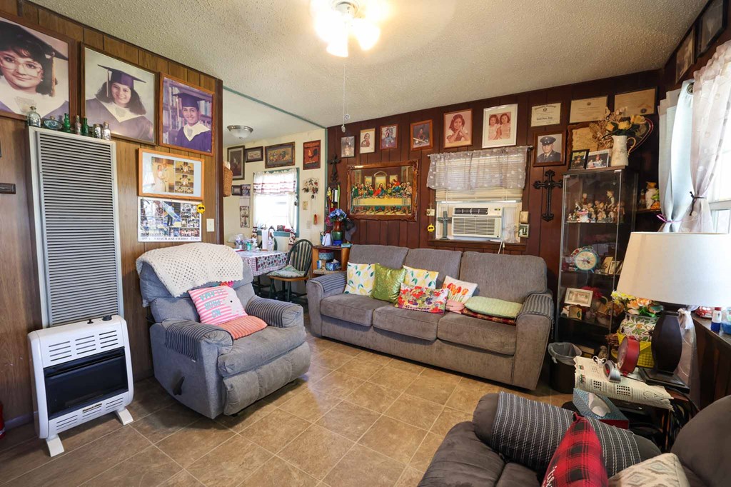 1818 Walnut St Property Photo 2