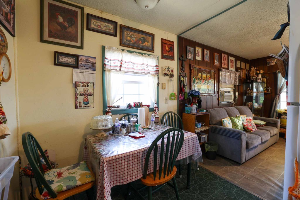 1818 Walnut St Property Photo 3