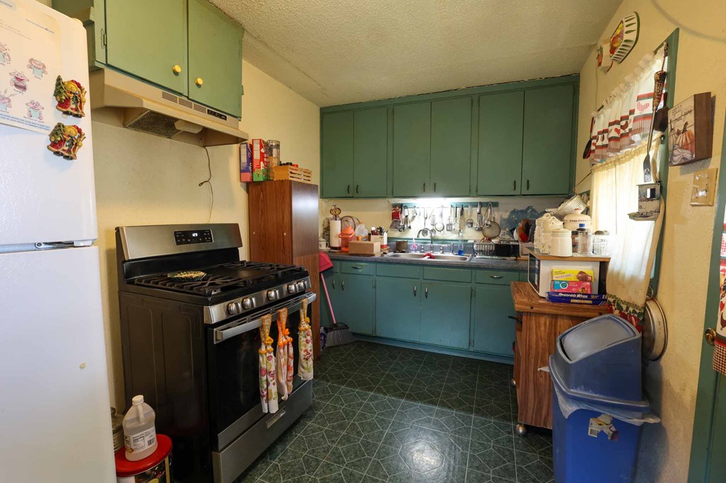1818 Walnut St Property Photo 4