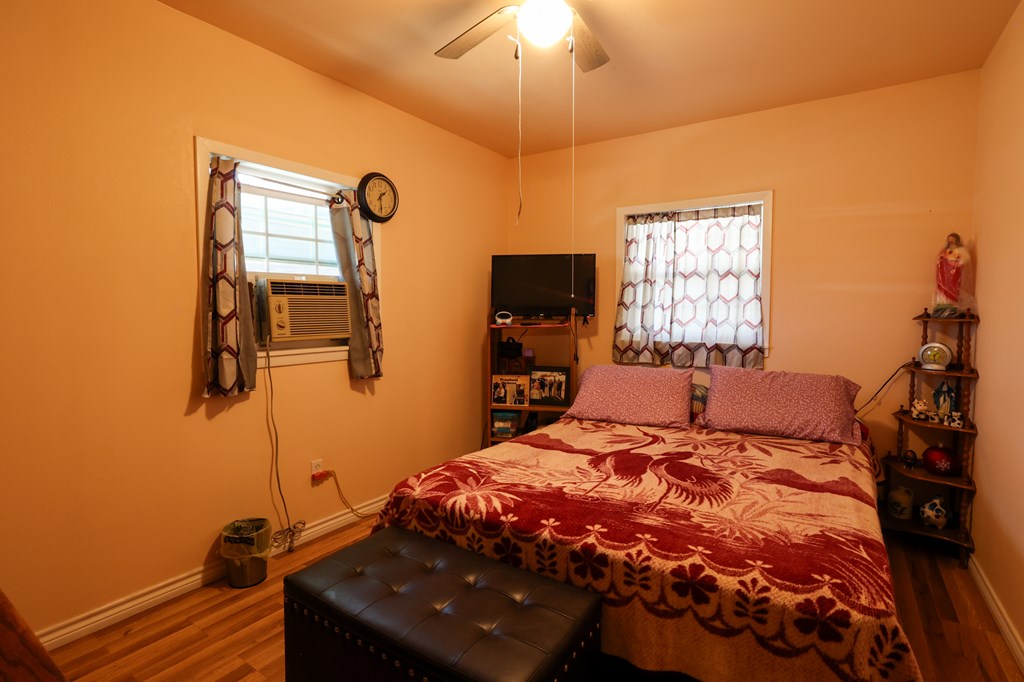 1818 Walnut St Property Photo 5