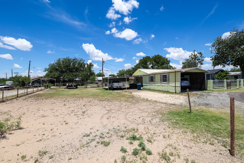 1818 Walnut St Property Photo 9