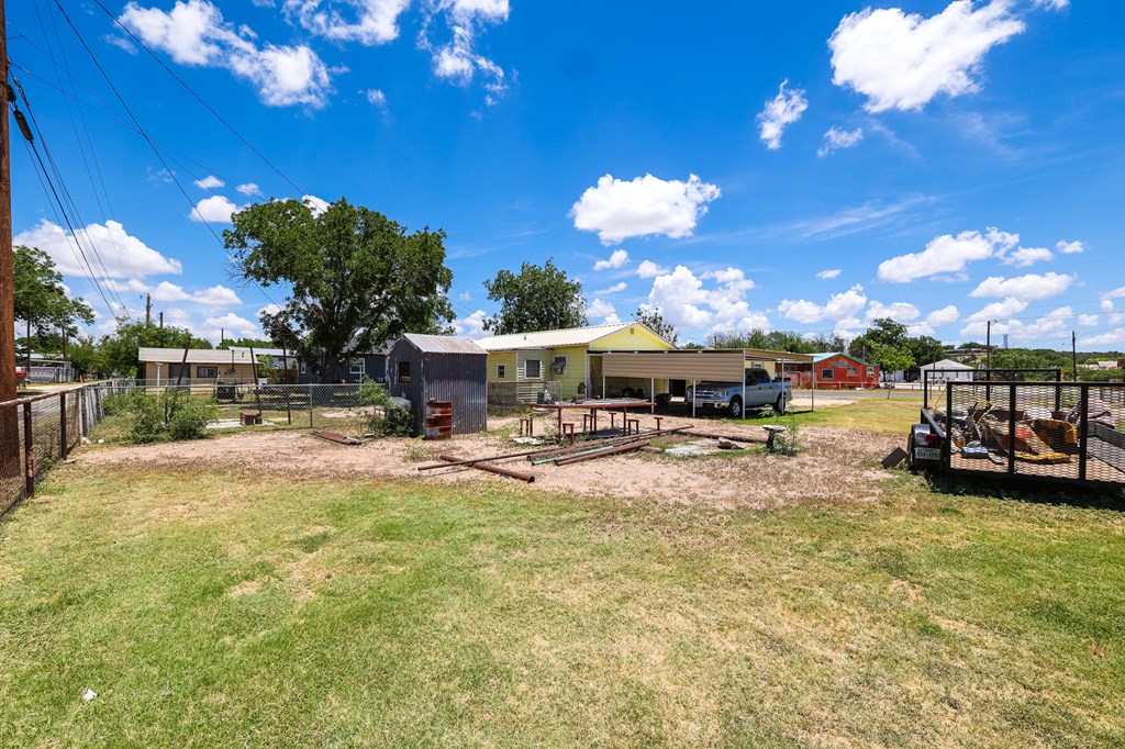 1818 Walnut St Property Photo 10