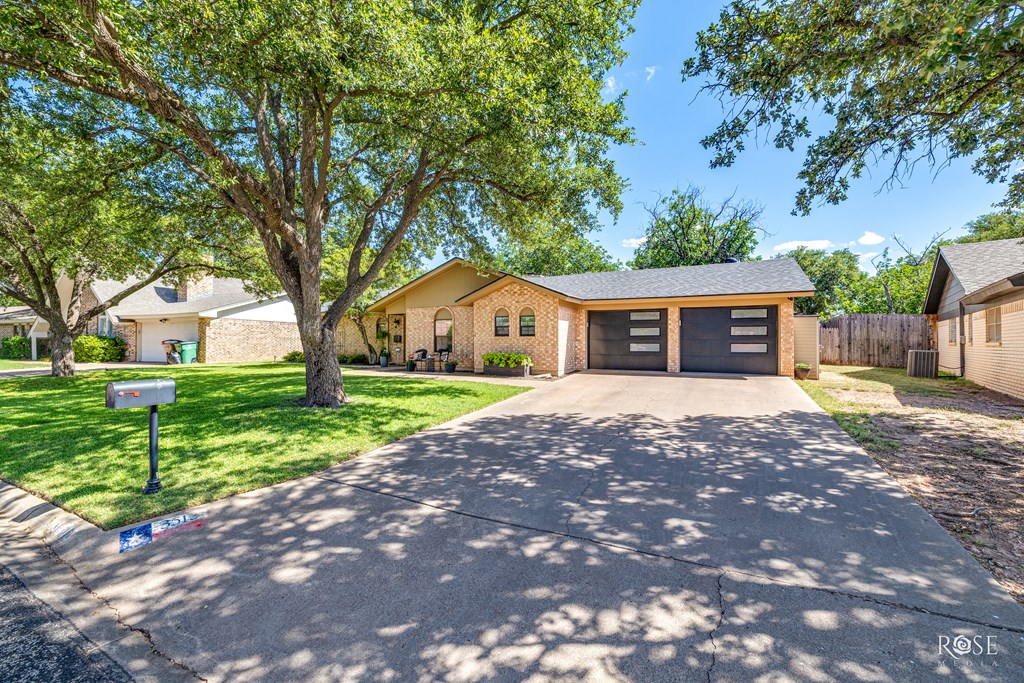 3513 Lindenwood Dr Property Photo 4